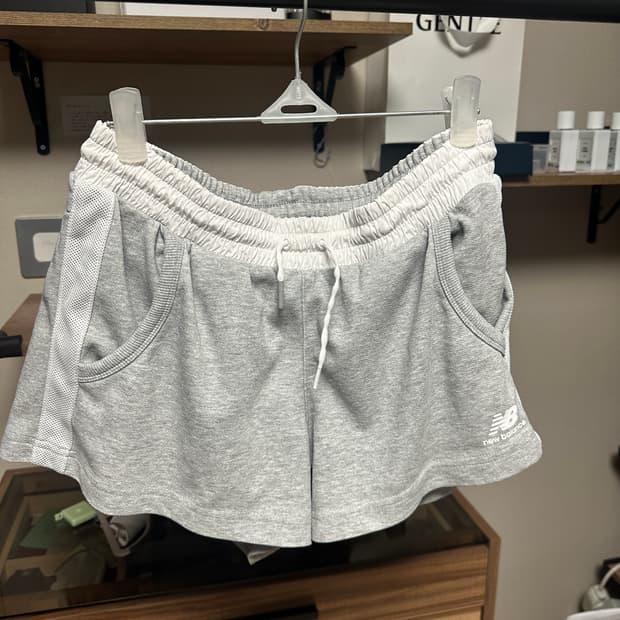 뉴발란스 밴딩 쇼츠 반바지 55추천   허리단면 34cm 총장 27cm 