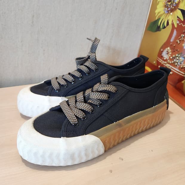 ZARA 블랙 러버 토캡 스니커즈 🖤 빈티지 스트릿 무드

