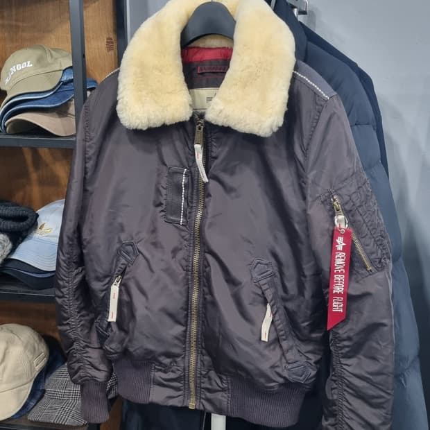 알파인더스트리 다크브라운 항공점퍼(인젝터3) 95size 거의새거