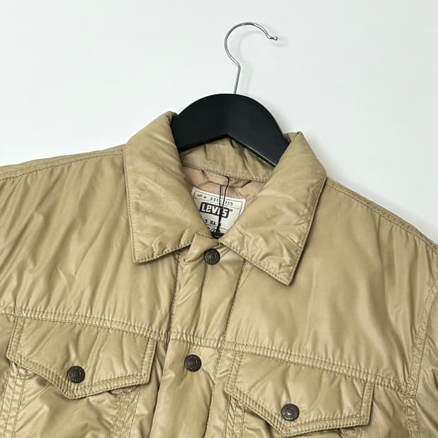 Levi’s 베이지 다운 셔츠 자켓 