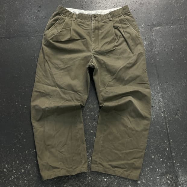 32 라코스테 투턱 치노팬츠