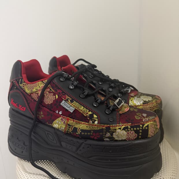 요스케 30주년 한정 레드 오리엔탈 통굽 레이스업 스니커즈