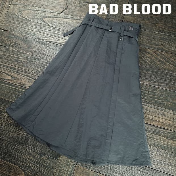 [배드블러드] 벨티드 롱스커트 그레이 M19868