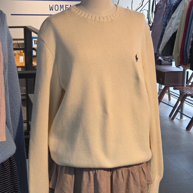 폴로 니트 아이보리 판매합니다