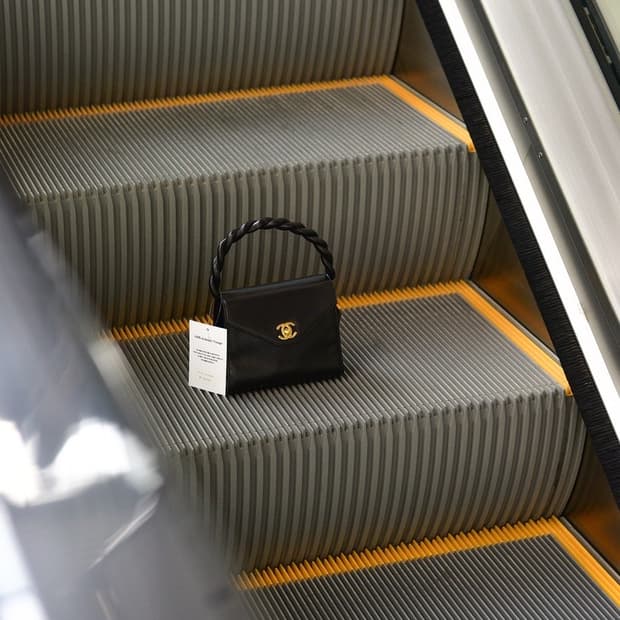 샤넬 트위스트 탑핸들백 (4번대) (정품)