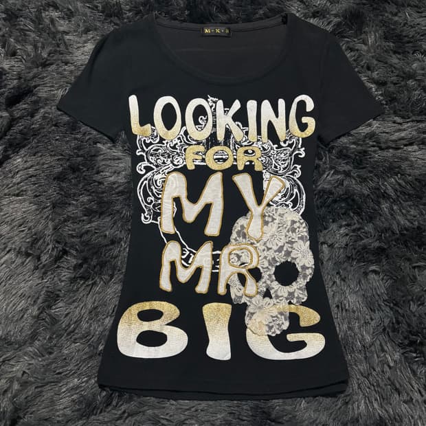 M.K.R. 스컬 레이스 레터링 반팔 티셔츠