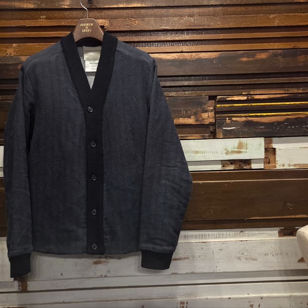 슈테판 슈나이더 카디건