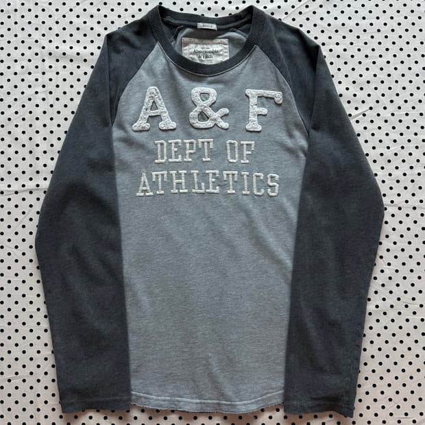 아베크롬비 패치로고 롱 슬리브 나그랑