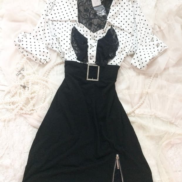 Vintage ROUGE A LEVRES Polka Dot Collare