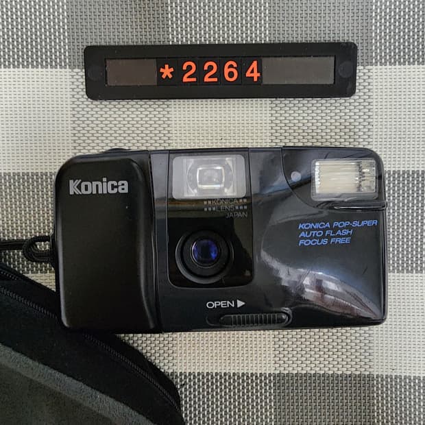 코니카 팝 슈퍼 필름카메라 파우치포함