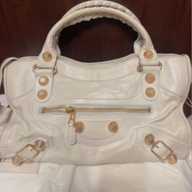 발렌시아가 램 스킨 브리프 아이보리 핸드백