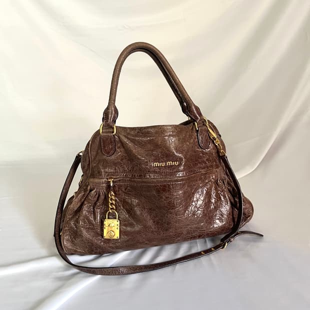 미우미우 2-way 레더 모터백