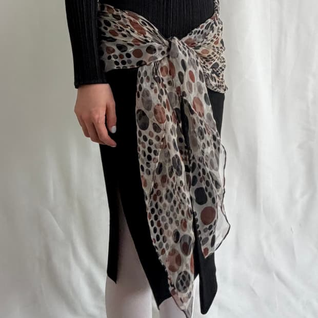 땡땡이 패턴 쉬폰 스카프