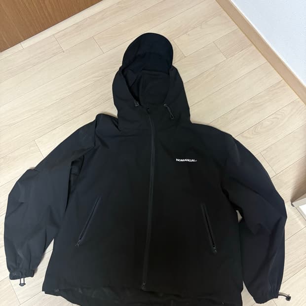 노메뉴얼 바람막이 M