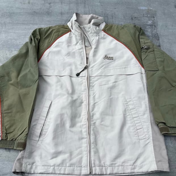 아식스 올드스쿨 바람막이