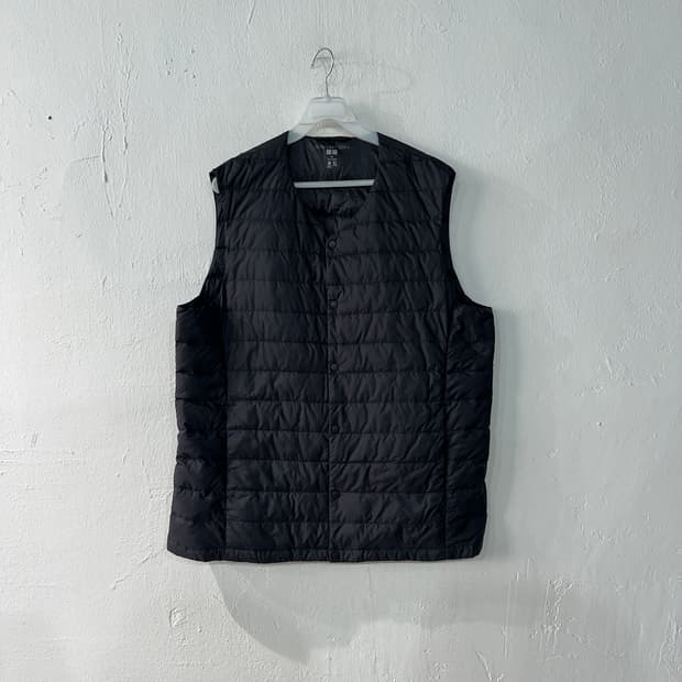 유니클로 울트라라이트다운 경량패딩조끼 XL