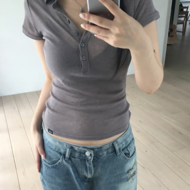 이즈이즈 shading collar t-shirt