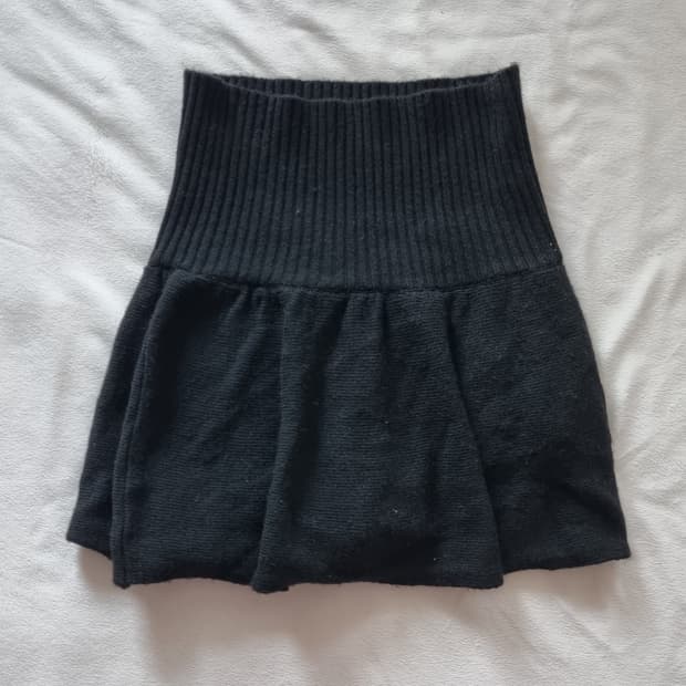 블랙업 니트 스커트
