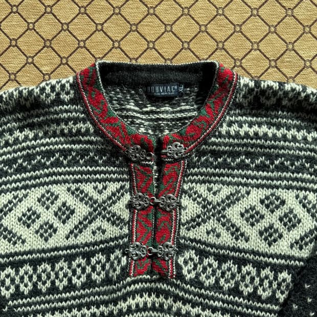 노르딕 버클 니트