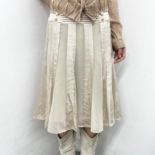 페어리 새틴 버튼 스커트