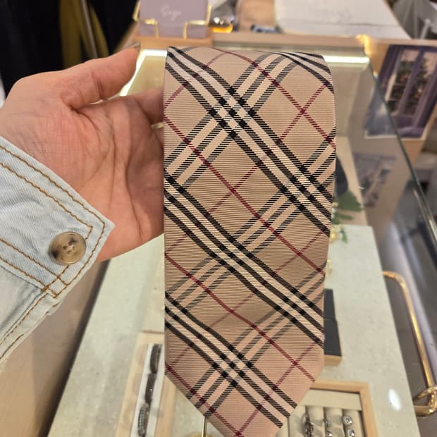 버버리 노바체크 실크넥타이