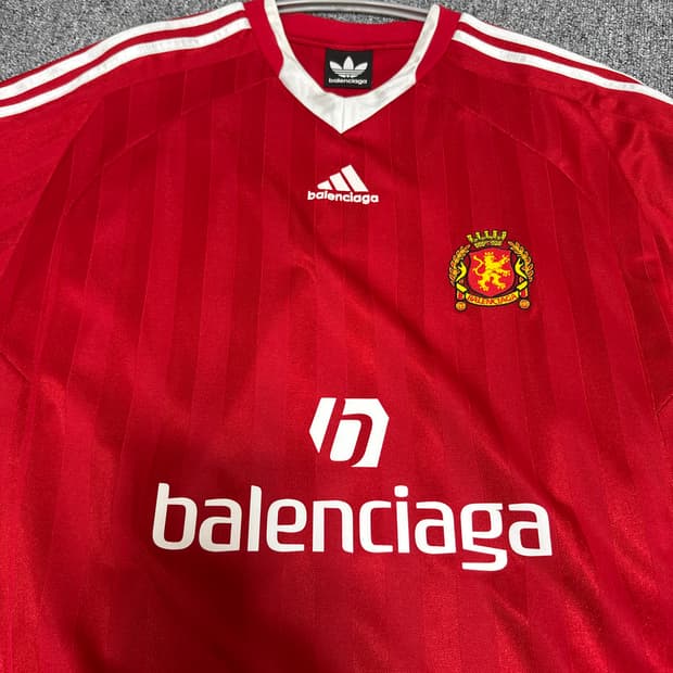 발렌시아가x아디다스 반팔