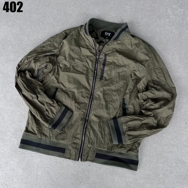 GU 커키색 봄버 자켓 