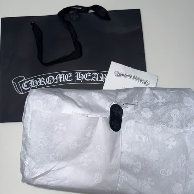 26 SS 넥 스크립크 포켓 롱슬리브 티셔츠