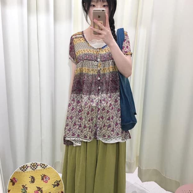 hagumi floral blouse