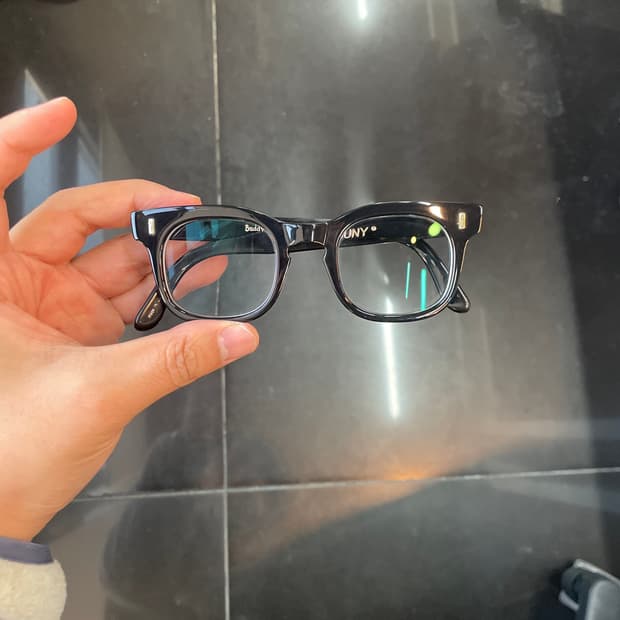 버디 옵틱컬 수니M 팝니다.