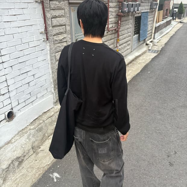 마틴 마르지엘라 레더 패치 브이넥 니트