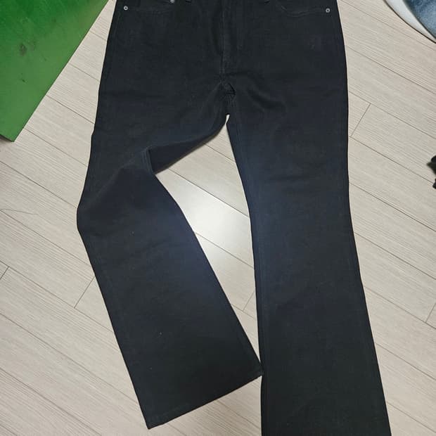 엑스트라오디너리 플레어 데님팬츠 블랙 L 팝니다