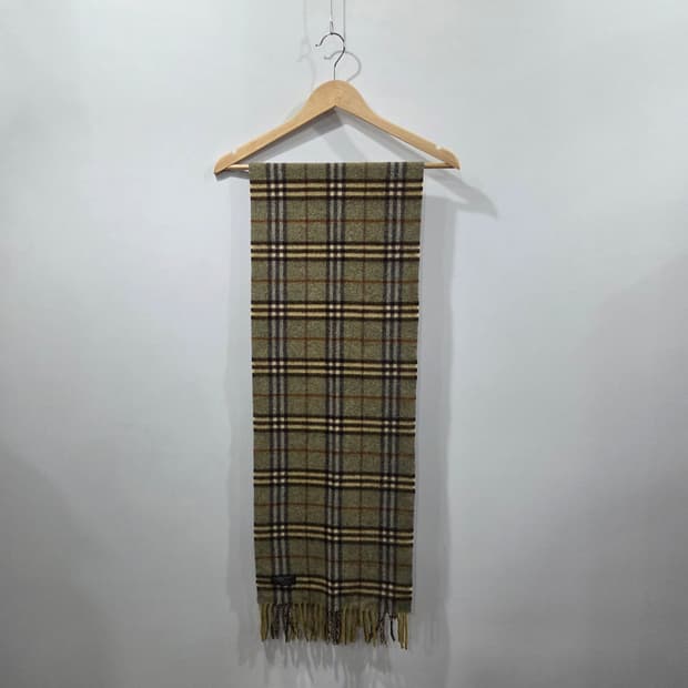 버버리 카키 노바체크 머플러 