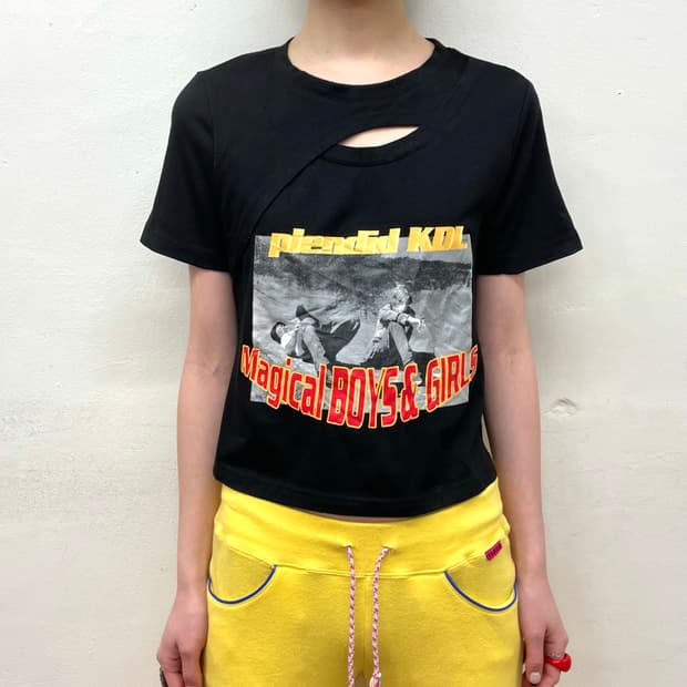 Retro Boy & Girl Slit Black T-shirt