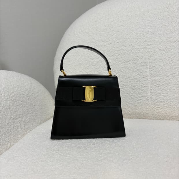 페라가모 바라 리본 블랙 미니 토트백