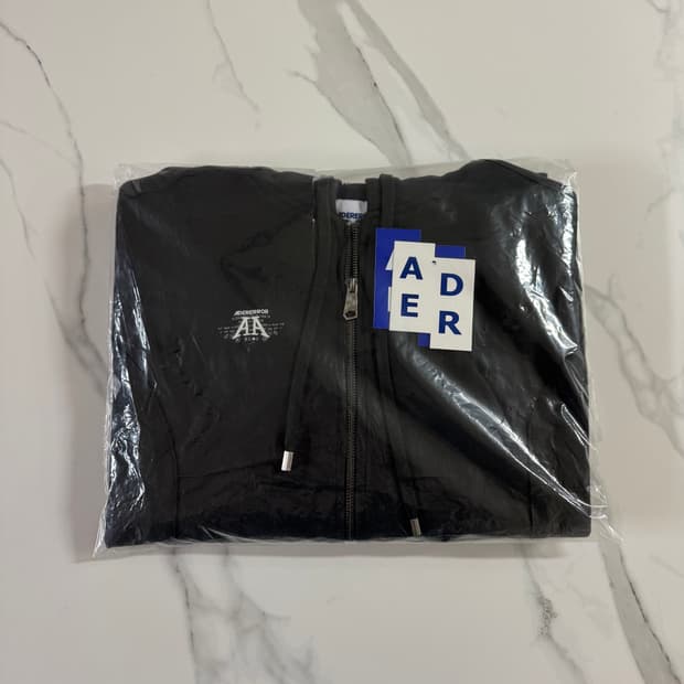 (새상품) 아더에러 놀크 로고 후드집업 카키 주우재 착용