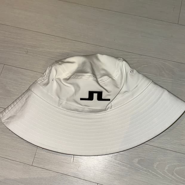 제이린드버그 버킷햇 화이트 