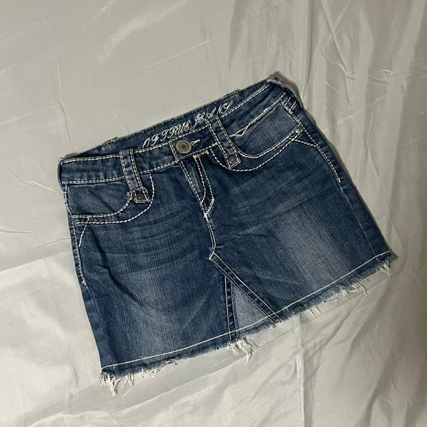 ✨vintage stitch point denim skirt✨
