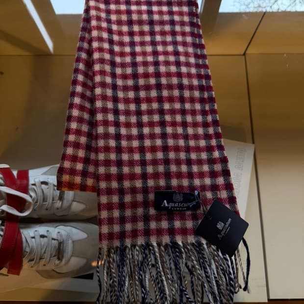 아쿠아스큐텀 머플러