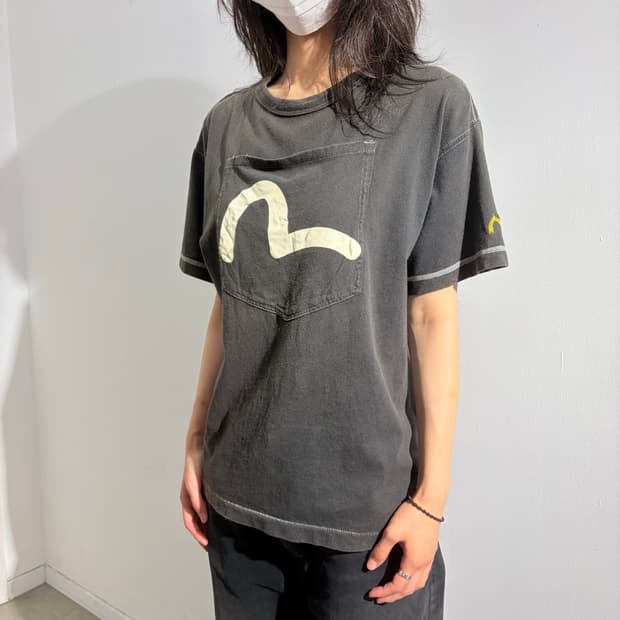 EVISU 에비수 빅 포켓 반팔 티셔츠