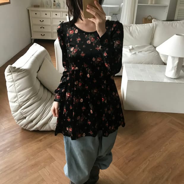 vintage velvet pattern top