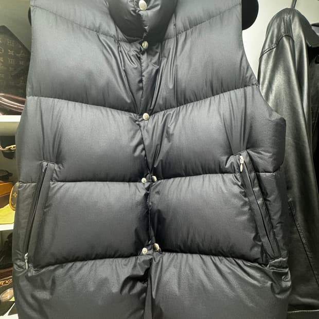 코모리 COMOLI 패딩 조끼 블랙 3