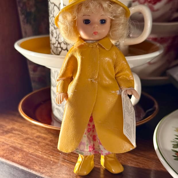 맥마담 우비소녀 빈티지 인형 