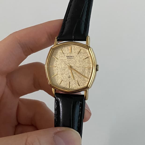 Seiko 세이코 쿼츠 스퀘어 샴페인 골드