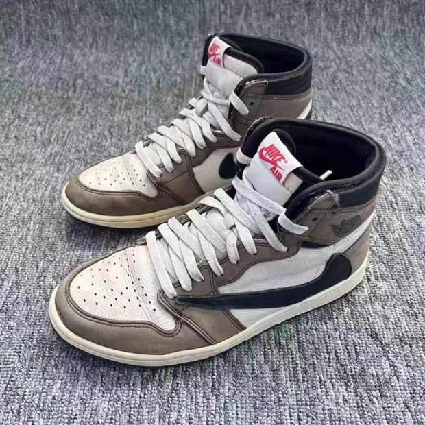 트레비스 스캇 모카 260