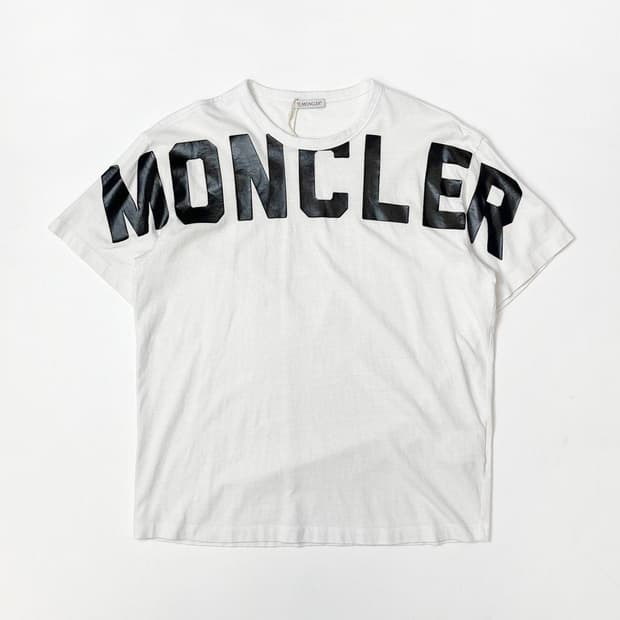 몽클레어 Moncler 스펠 패치드 반팔 티셔츠 PR2068