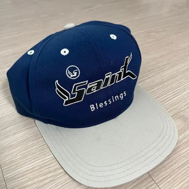 세인트미카엘 비요크 오마쥬 캡