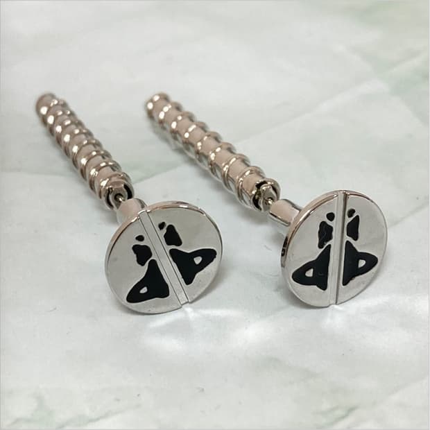 비비안웨스트우드 아카이브 orb 각인 못 귀걸이