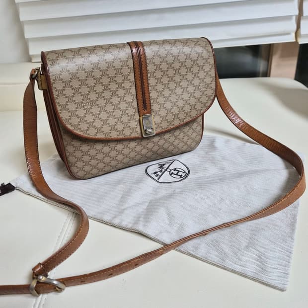 셀린느 정품 크로스백 