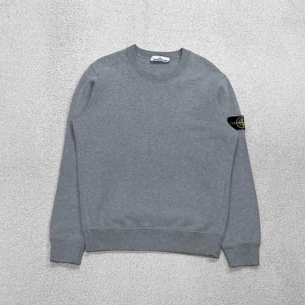 스톤아일랜드 와펜 패치 크루넥 맨투맨 그레이